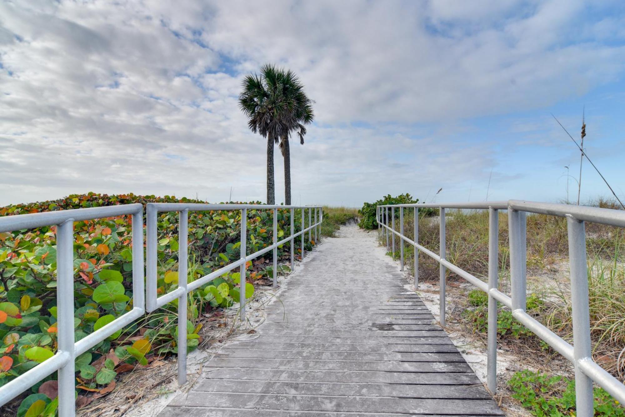 Condo With Community Pool - Walk To Madeira Beach! St. Pete Beach Buitenkant foto